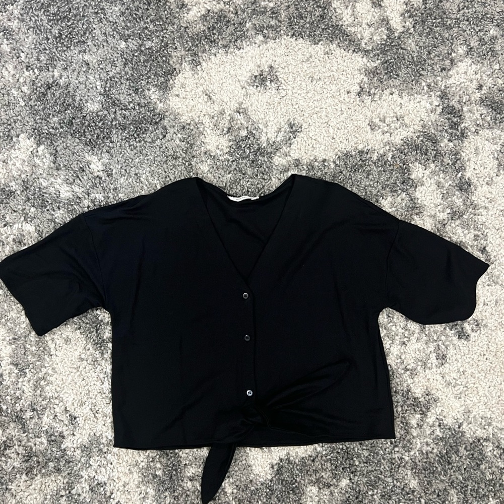 Black crop button tie short sleeve top size large